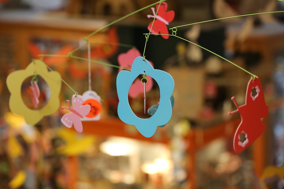 Как устроены роддома в России и почему врачи относятся к родам как к болезни. Рассказывает социолог