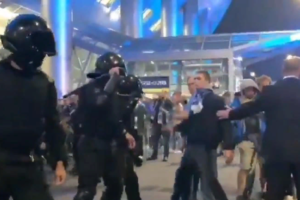 В Петербурге задержали третьего участника драки с ОМОНом у «Газпром Арены», пишет «Фонтанка»