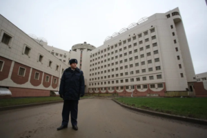 СК обвинил в вымогательстве трех заключенных из СИЗО «Кресты-2». Правозащитники утверждали, что они пытали сокамерников ради признательных показаний