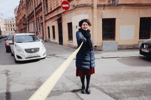 Петербуржец создал фотопроект о социальной дистанции при коронавирусе. Это портреты людей на расстоянии 2 метра и их размышления о пандемии