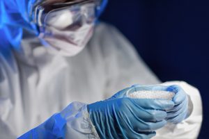 Как петербургские ученые исследуют переболевших коронавирусом, чем это поможет в борьбе с инфекцией и защищают ли антитела от COVID-19