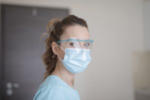 Петербургу выделят еще почти 2 миллиарда рублей на выплаты медикам, работающим с коронавирусом