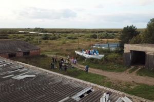 Дудь выпустил фильм о проекте «Кружок», участники которого учат детей в деревнях веб-разработке. Ему может навредить закон о просветительской деятельности