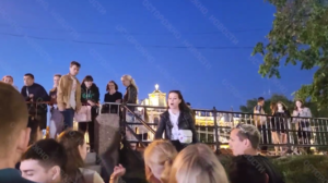 Организаторы «Алых парусов» заперли более 250 волонтеров в специальной зоне на Адмиралтейской набережной