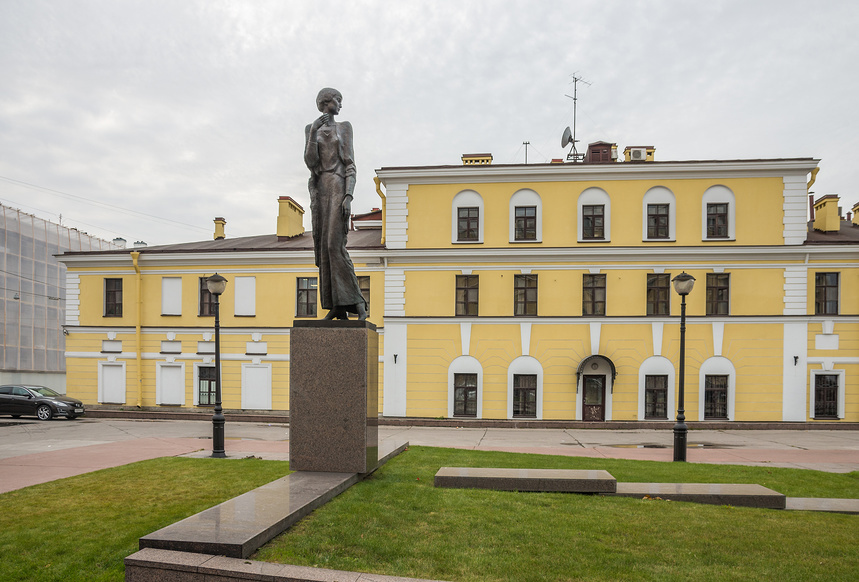 Памятник Анне Ахматовой. Фото: Сергей Васильев / Лори