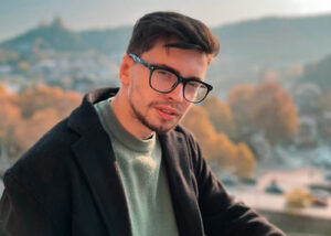 Россиянина арестовали в Тбилиси по обвинению в незаконном хранении наркотиков. Его друзья сообщали, что он пропал