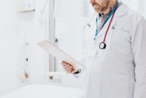 Какие симптомы указывают на бактерию Helicobacter pylori и где сдать анализ в Тбилиси: совет недели от врача